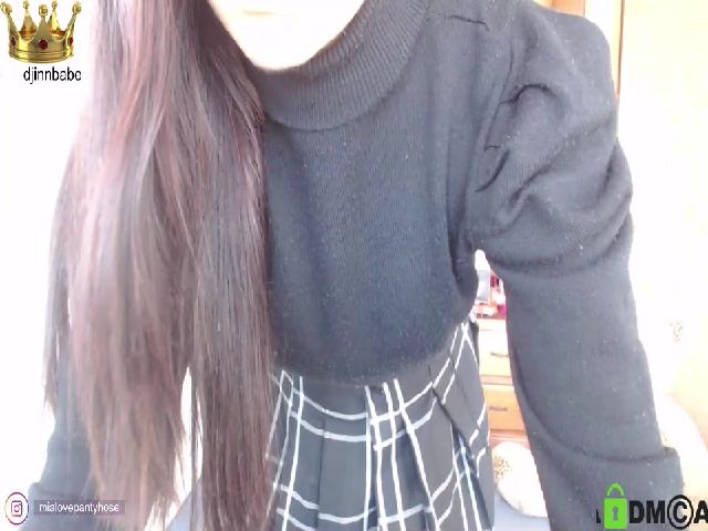 Live sex webcam photo for Miahot21 #265640770