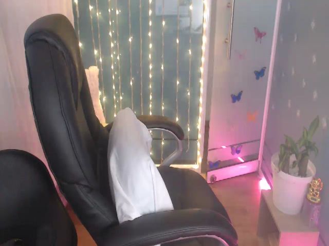 Live sex webcam photo for Anahi_moore #265792051