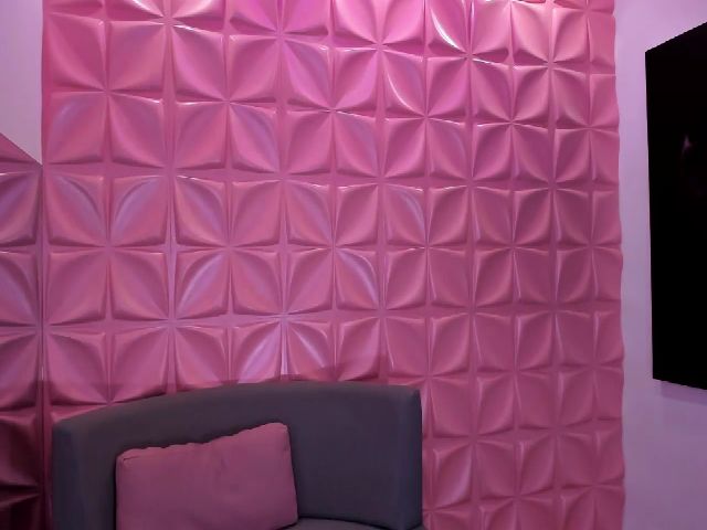 Live sex webcam photo for Andrea_T #265735522