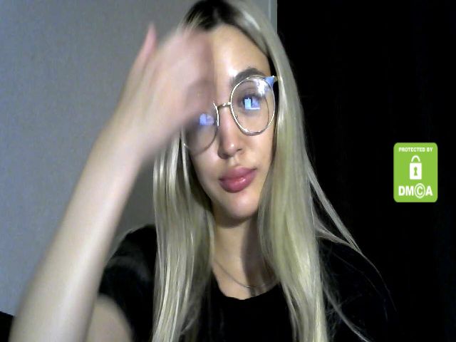 Live sex webcam photo for MyyDream #265650307