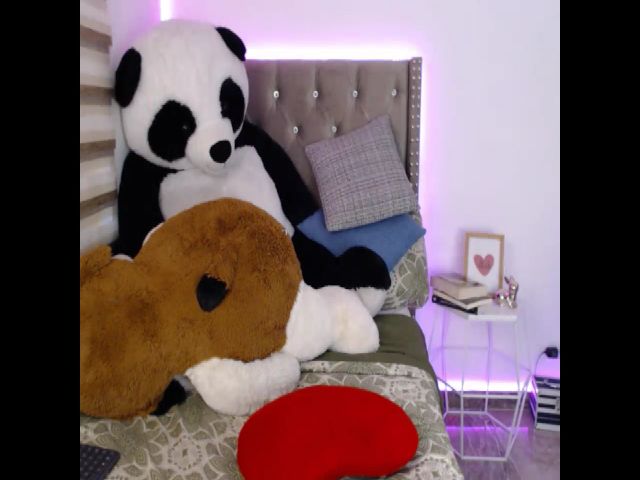 Live sex webcam photo for Jessirabbits #265759406