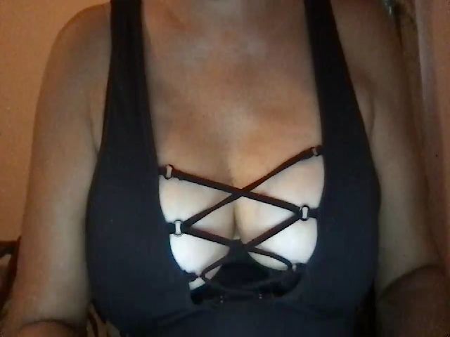 Live sex webcam photo for DeValentina #265652751
