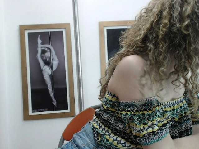 Live sex webcam photo for evansweet #265669979