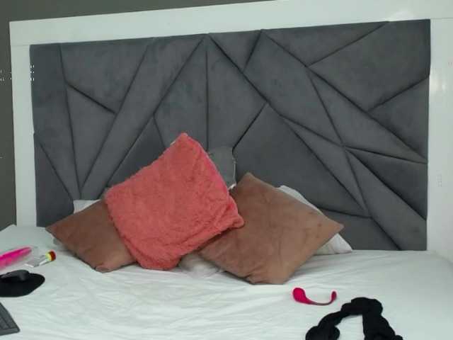 Live sex webcam photo for ViviRickmr #265670710