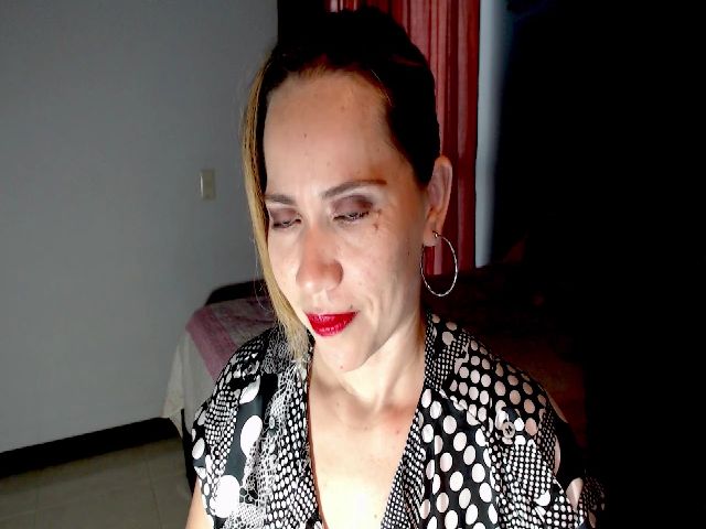 Live sex webcam photo for Carlalpm #265764544