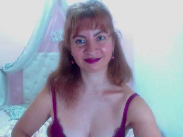Live sex webcam photo for AliceMiller13 #266121823
