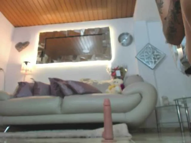 Live sex webcam photo for LexieBrooke #265799116