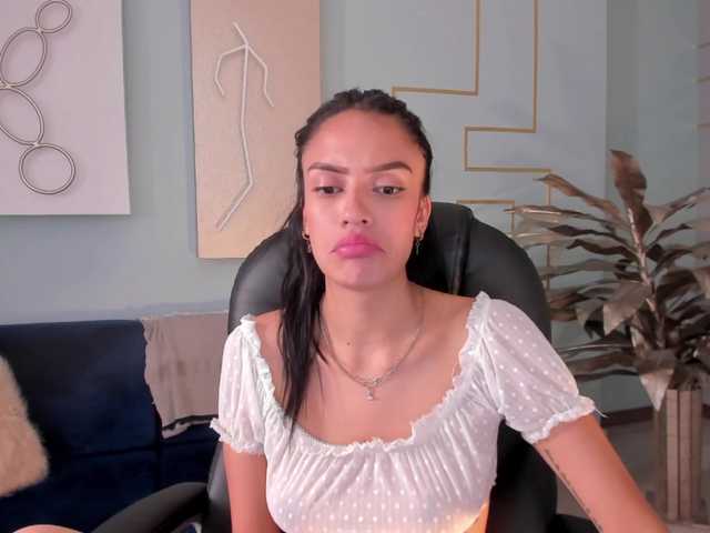 Live sex webcam photo for MayaRivera #265909471