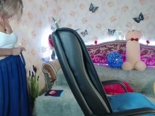 Live sex webcam photo for sonya2121 #266119935