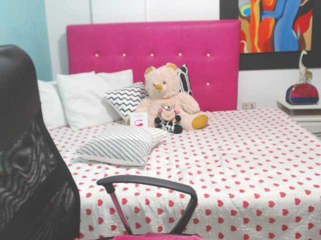 Live sex webcam photo for Rebecca28- #265910123