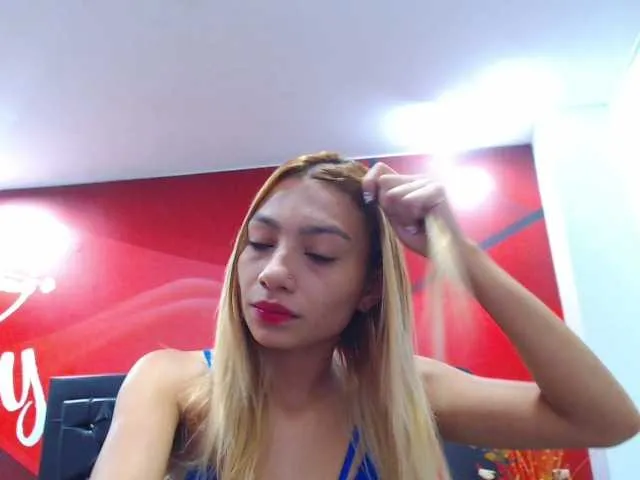 Live sex webcam photo for SaraTommy #266002970