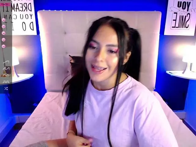 Live sex webcam photo for ZoeBolton #266121234