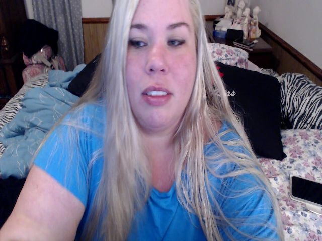 Live sex webcam photo for PlumpKittyKat #265870251