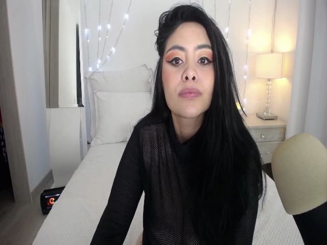 Live sex webcam photo for Marianviolet #265898819