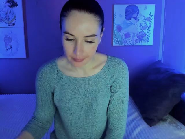 Live sex webcam photo for Lilly_Shine #265849481