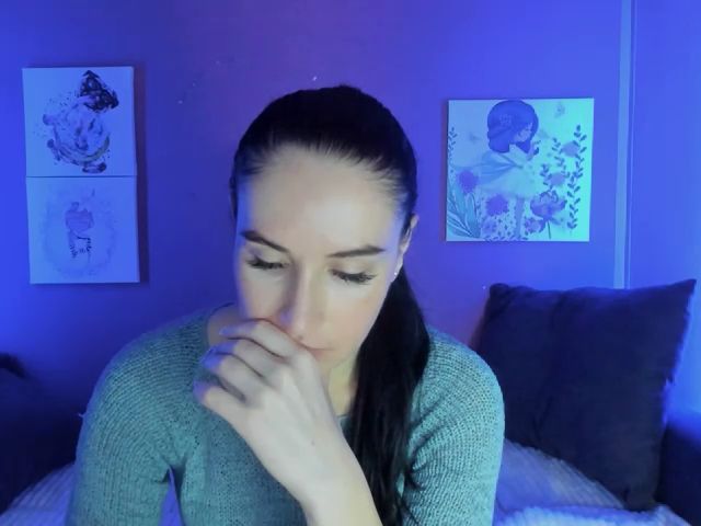 Live sex webcam photo for Lilly_Shine #265932642