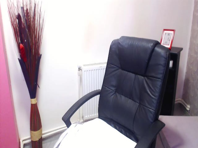 Live sex webcam photo for ElenaSworld #265876375