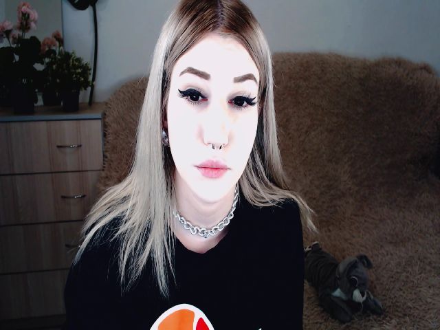 Live sex webcam photo for Alison_Moonli #266011776