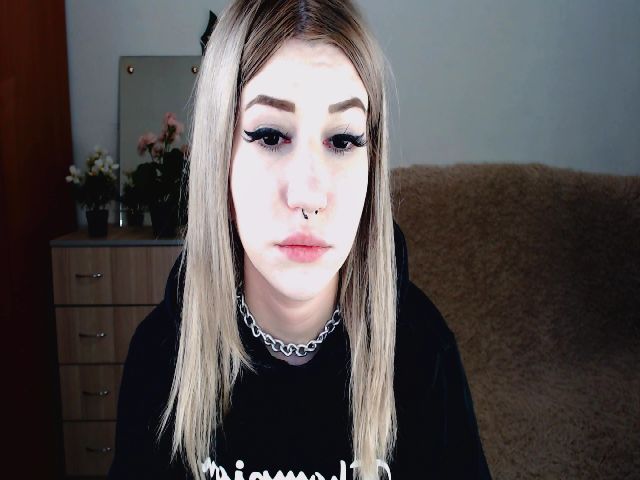 Live sex webcam photo for Alison_Moonli #266149564