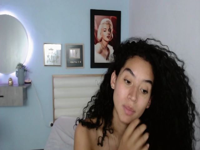 Live sex webcam photo for Jade_lee88 #266116710