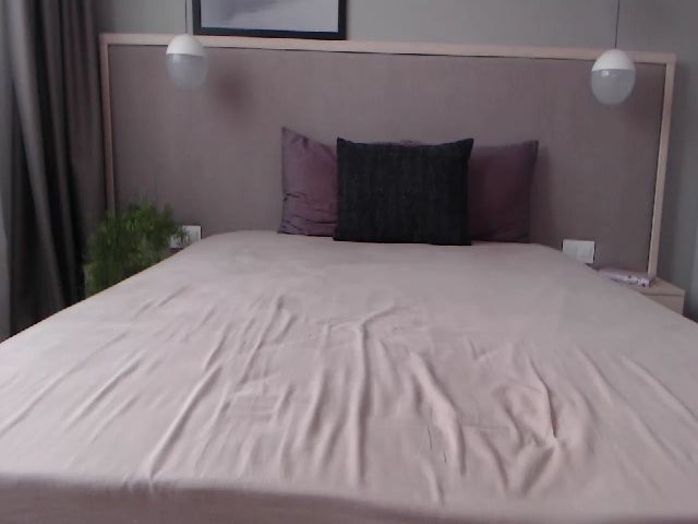 Live sex webcam photo for Innocent_Miss #266062320