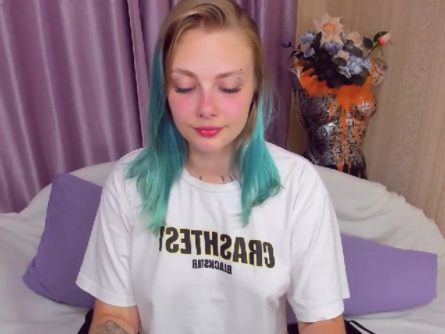 Live sex webcam photo for AprillSnow #266033084