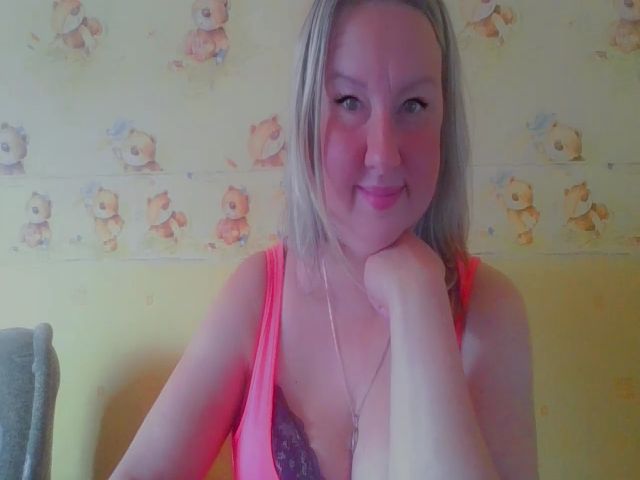 Live sex webcam photo for Christine31 #265943439