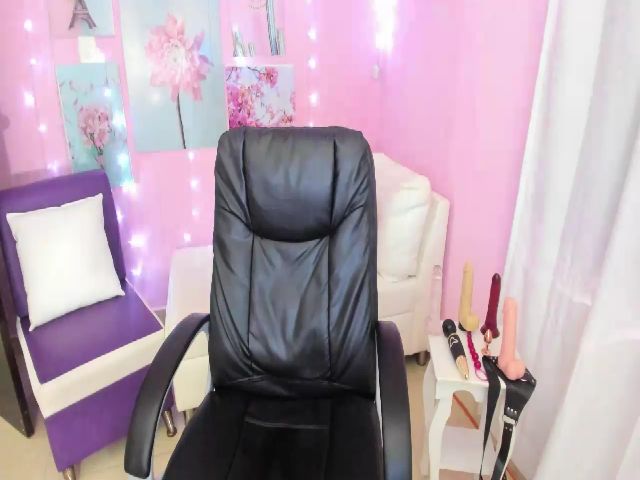 Live sex webcam photo for Lunita_start #266171677