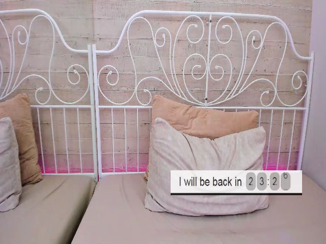 Live sex webcam photo for JuliaBusty #266207340