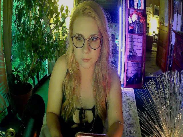 Live sex webcam photo for Sweetestlilly #265802332