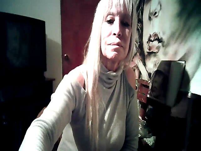 Live sex webcam photo for Latinablond7 #266221080