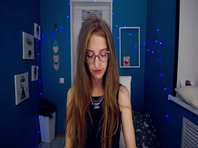 Live sex webcam photo for JennyLovelyS #265925647