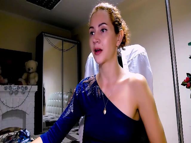 Live sex webcam photo for XeniaMilf #266077778