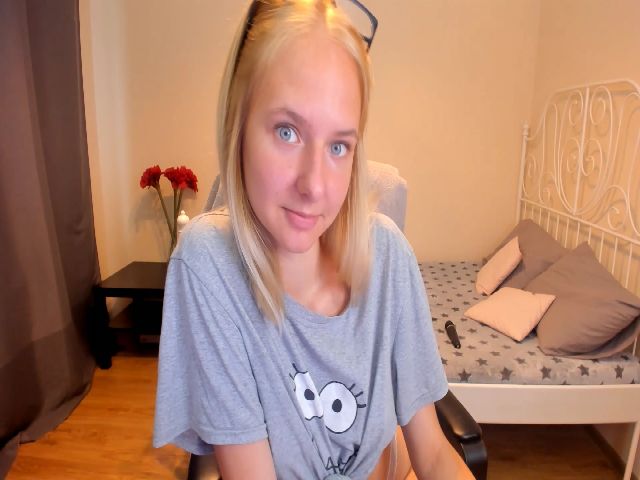 Live sex webcam photo for O1iv1a #265967710