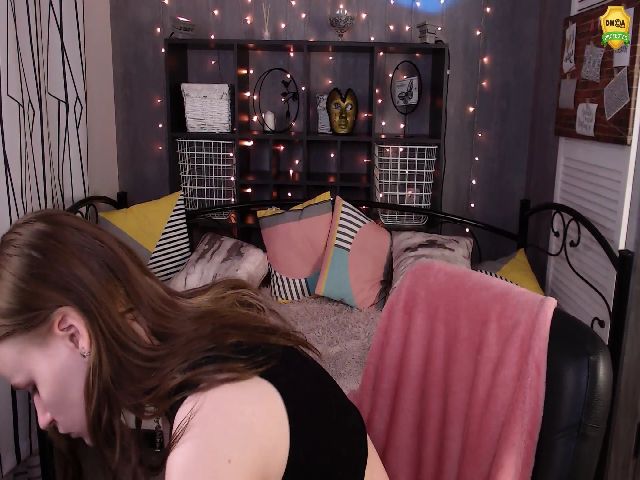 Live sex webcam photo for LynneDawson #266142090