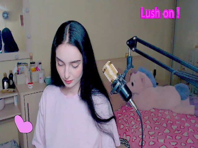 Live sex webcam photo for sunshinebabee #266183943