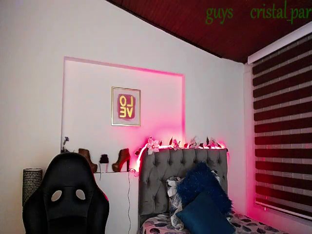 Live sex webcam photo for Cristal_19 #265982451