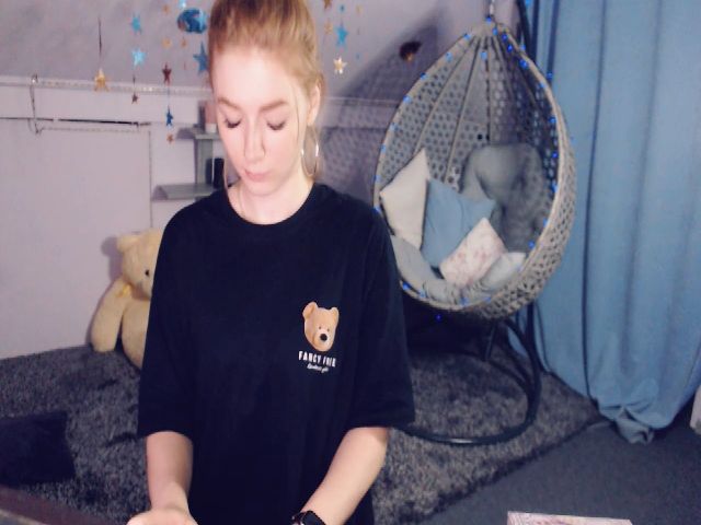 Live sex webcam photo for SunShine_A #265801875