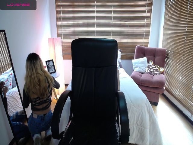 Live sex webcam photo for Kimjeniie #266059601