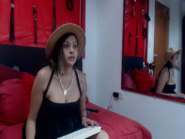 Live sex webcam photo for Emily_sweet2 #266184260