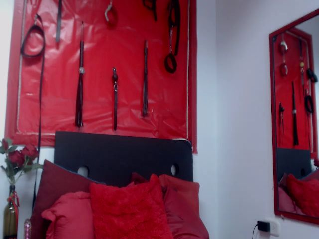 Live sex webcam photo for Emily_sweet2 #266218024