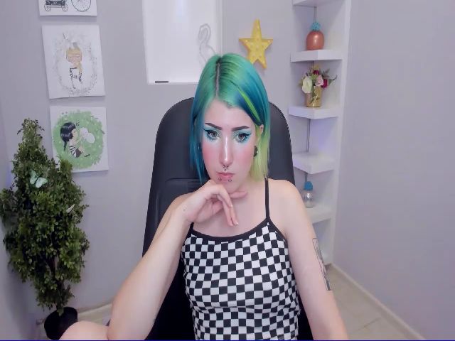 Live sex webcam photo for EllieSmile #266168527