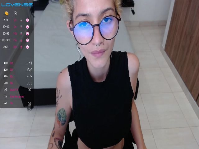 Live sex webcam photo for Myzore #265809950