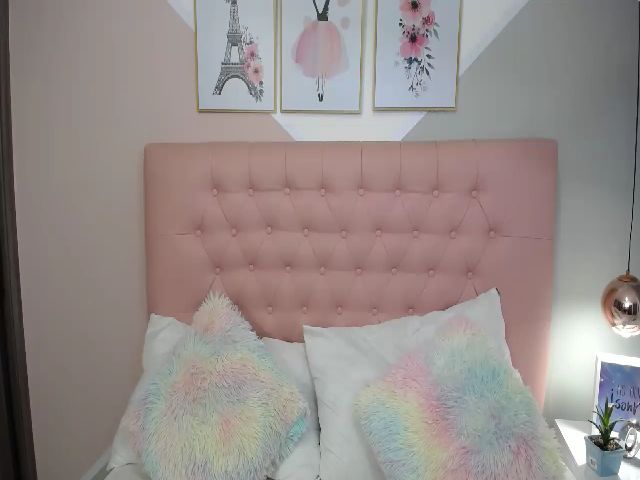 Live sex webcam photo for ema_zz #265920501