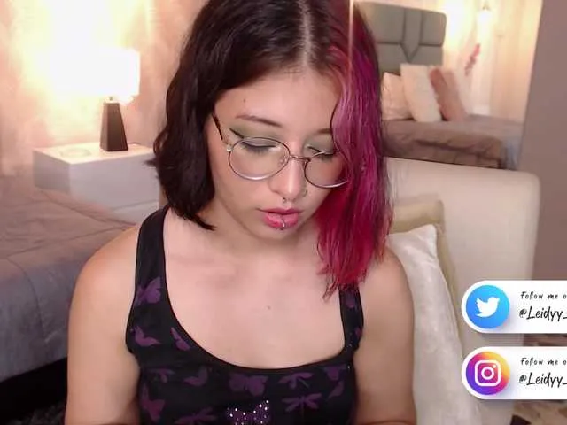 Live sex webcam photo for Leidy-Moons #265798129