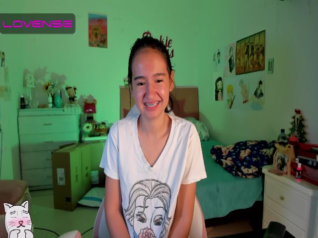 Live sex webcam photo for AnnieJulieth #265828531