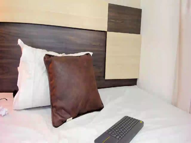 Live sex webcam photo for Kimberly69_ #265988379