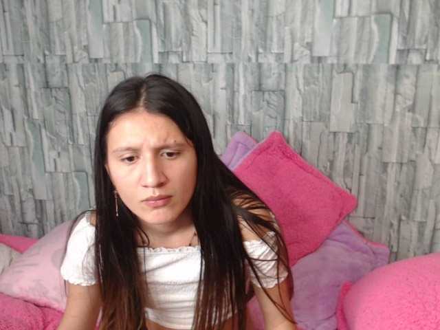 Live sex webcam photo for VERO22- #265909409