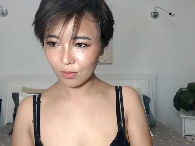 Live sex webcam photo for IzanamiJun #266002549