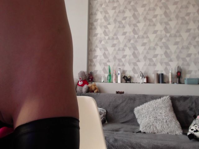 Live sex webcam photo for HentaiSolaris #266071156